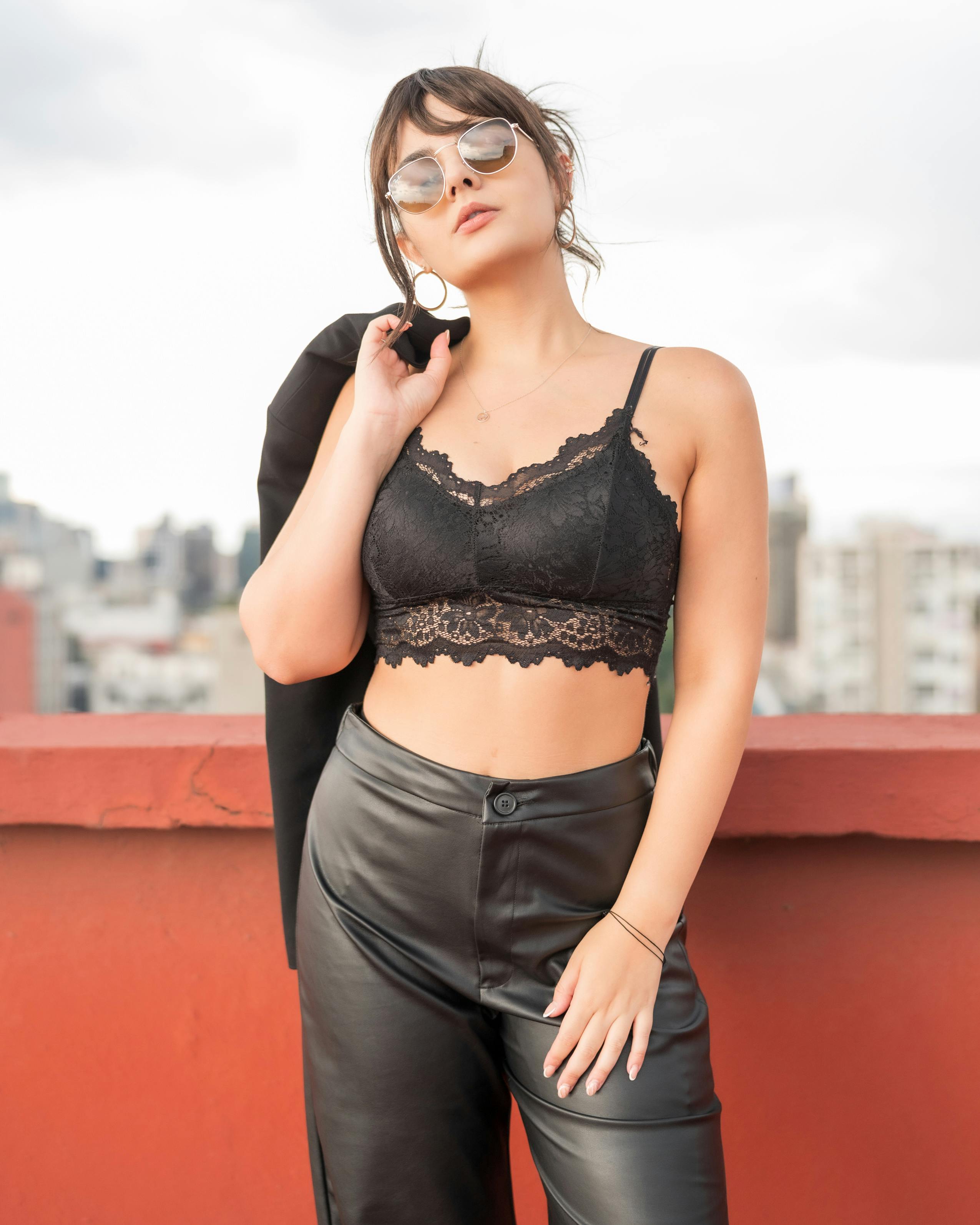 旅行目的地氛围图片，用于展示2027直飞直达的目的地选择